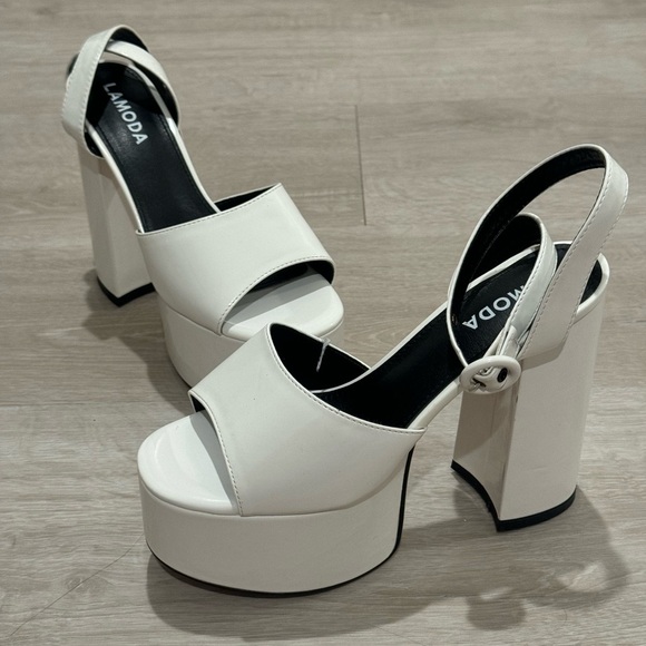 NWT Dolls kill La Moda White Pure Chick Flick platform heels size 9 - Picture 5 of 5